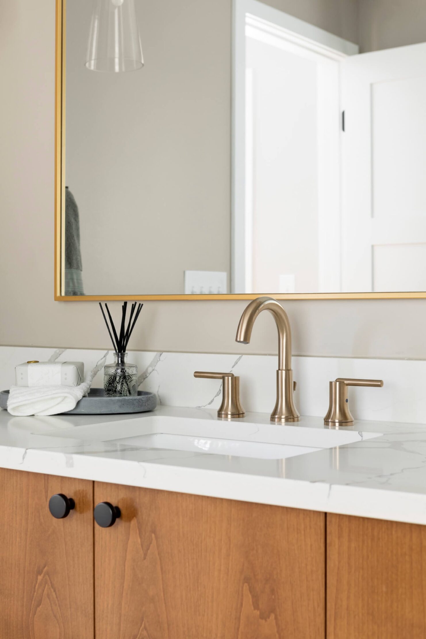 4301_Dunberry_Ln_020_bathroom